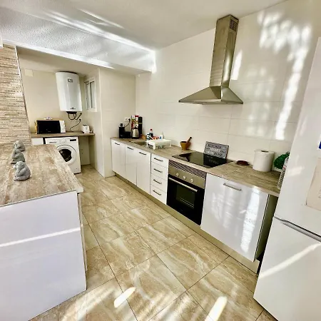 Boutique By The Sea Apartment *